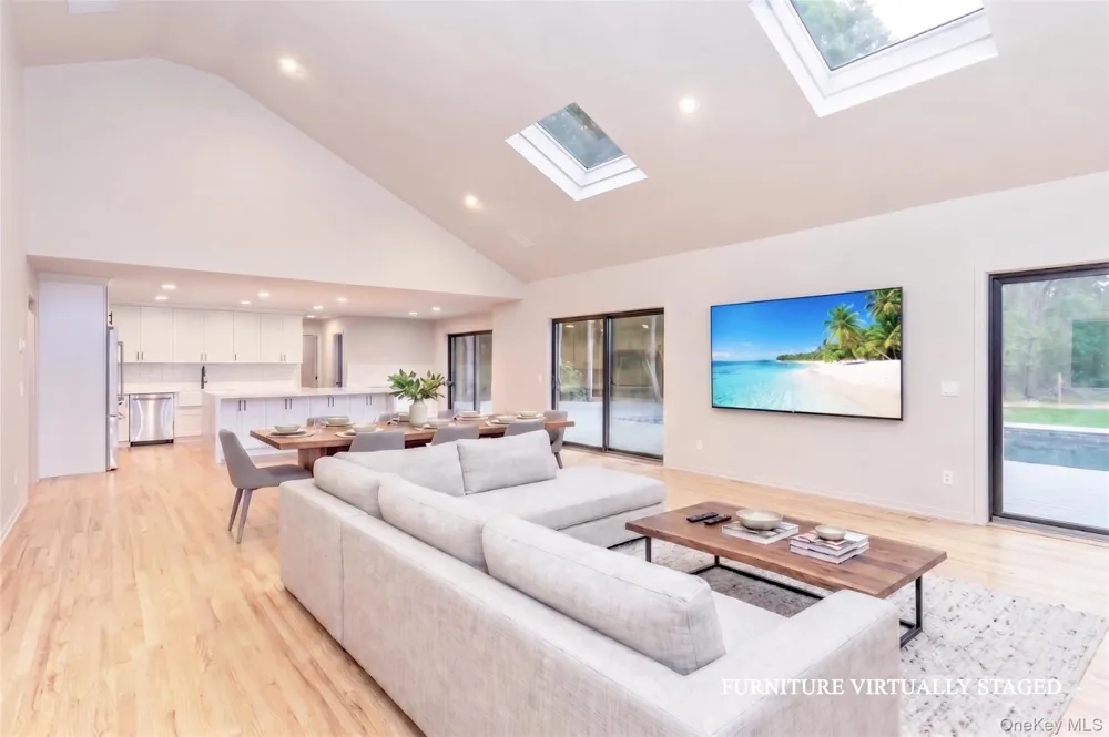 10 Jeffrey Lane East Quogue, NY 11942