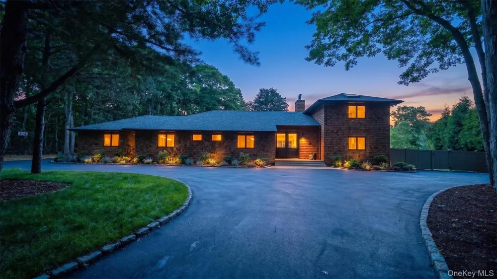 10 Jeffrey Lane East Quogue, NY 11942