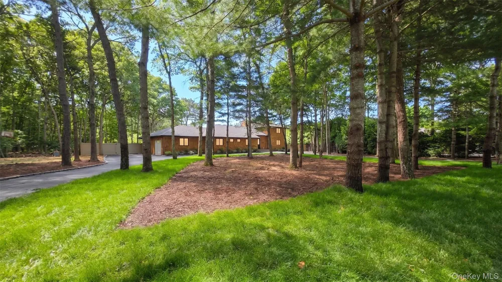 10 Jeffrey Lane East Quogue, NY 11942