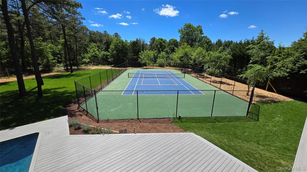 10 Jeffrey Lane East Quogue, NY 11942