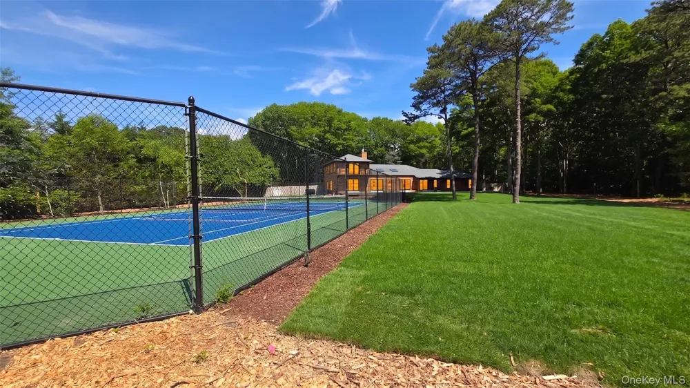 10 Jeffrey Lane East Quogue, NY 11942