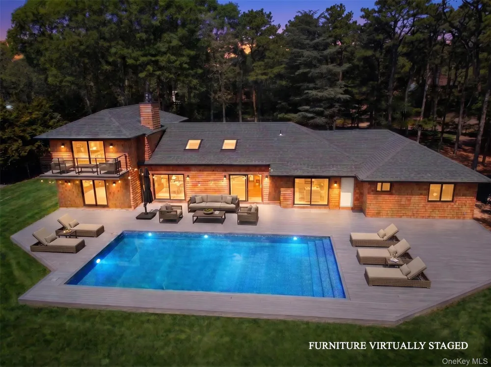 10 Jeffrey Lane East Quogue, NY 11942