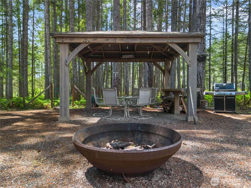 51 Coho Court Hoodsport, WA 98548