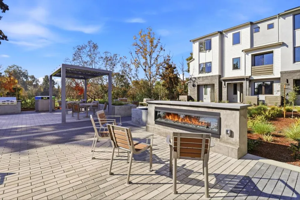 2859 Josephine Lane Palo Alto, CA 94303
