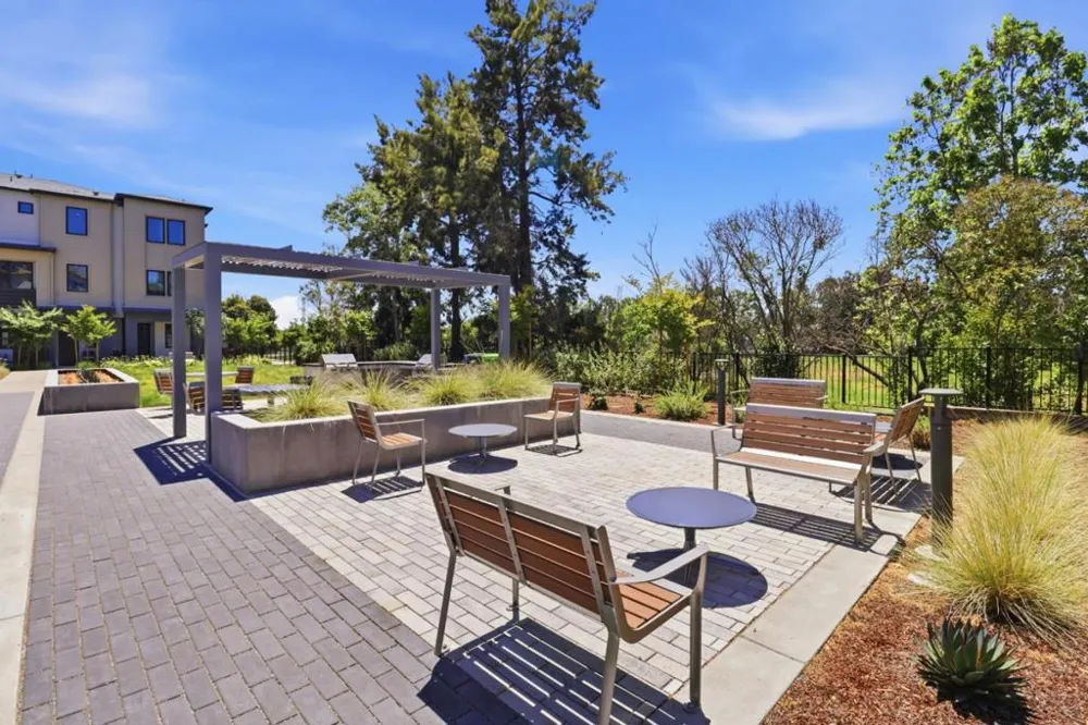 2859 Josephine Lane Palo Alto, CA 94303