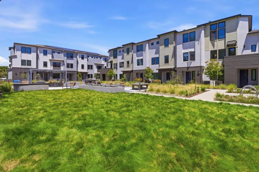 2859 Josephine Lane Palo Alto, CA 94303