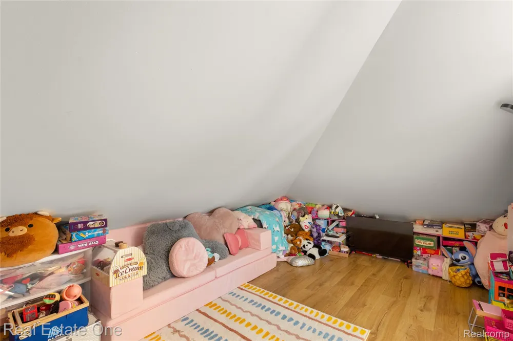 415 Taylor Avenue Rochester City, MI 48307