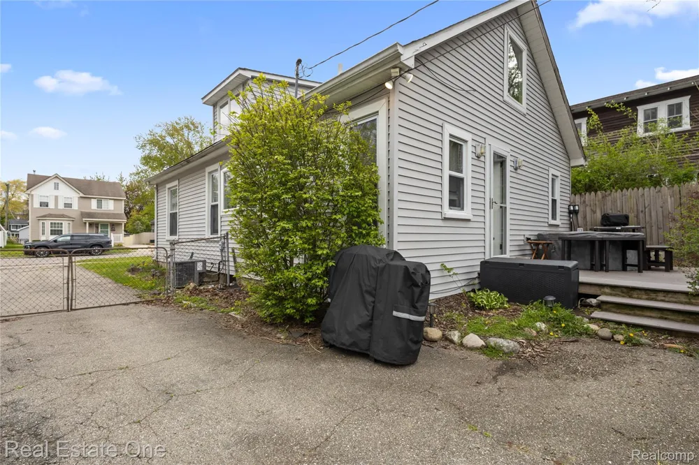 415 Taylor Avenue Rochester City, MI 48307