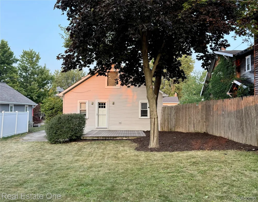 415 Taylor Avenue Rochester City, MI 48307