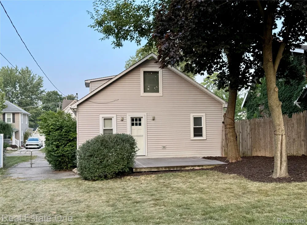 415 Taylor Avenue Rochester City, MI 48307