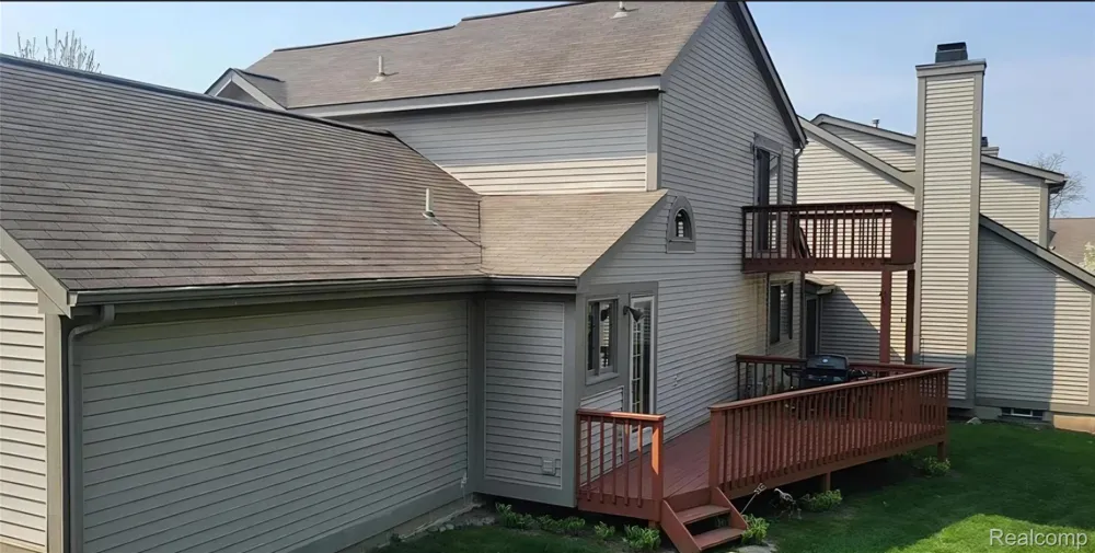 1004 Elmwood Drive Brighton City, MI 48116