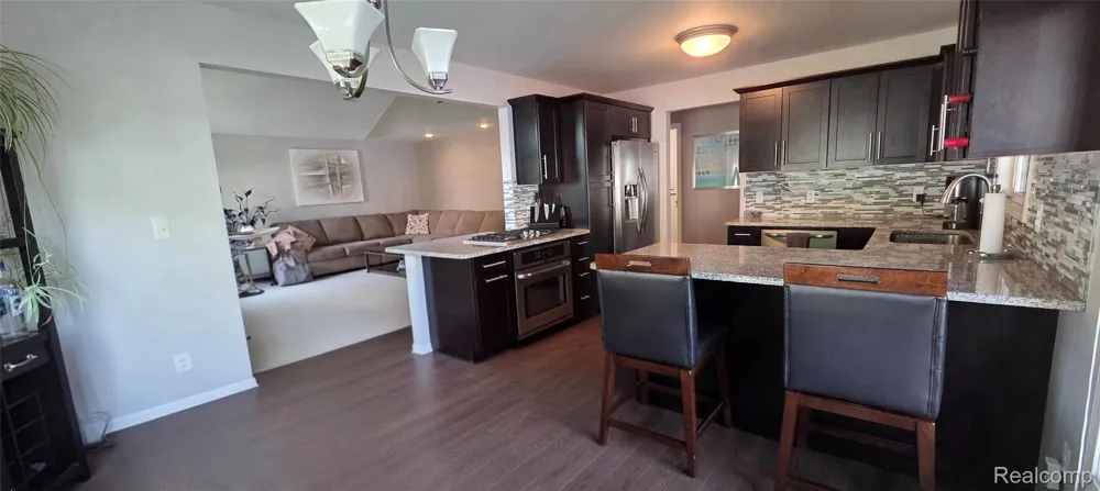 1004 Elmwood Drive Brighton City, MI 48116