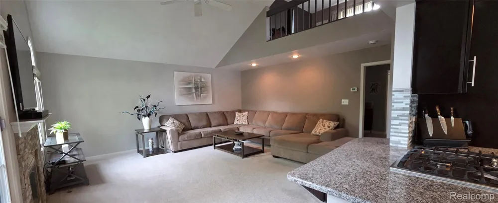 1004 Elmwood Drive Brighton City, MI 48116