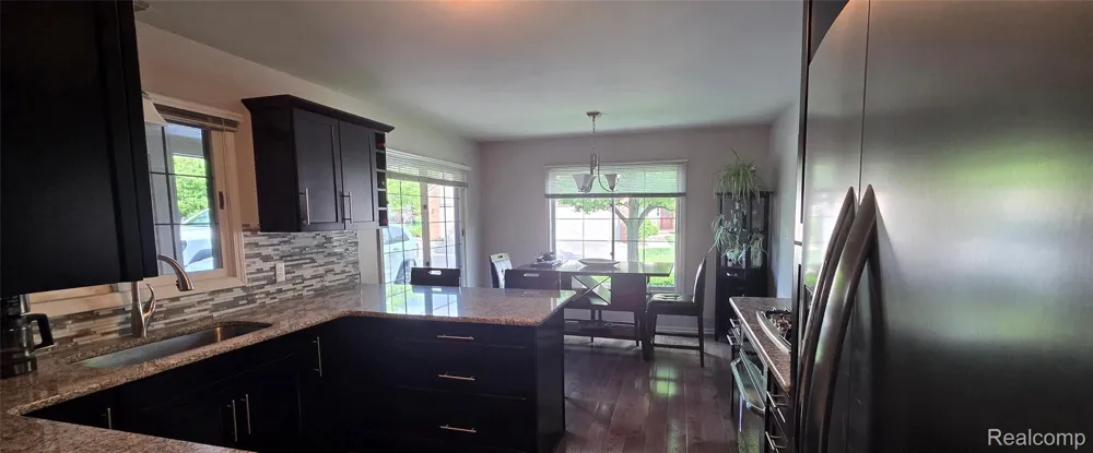 1004 Elmwood Drive Brighton City, MI 48116