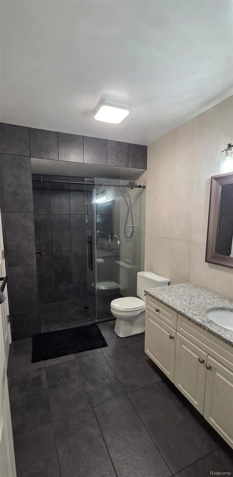 1004 Elmwood Drive Brighton City, MI 48116