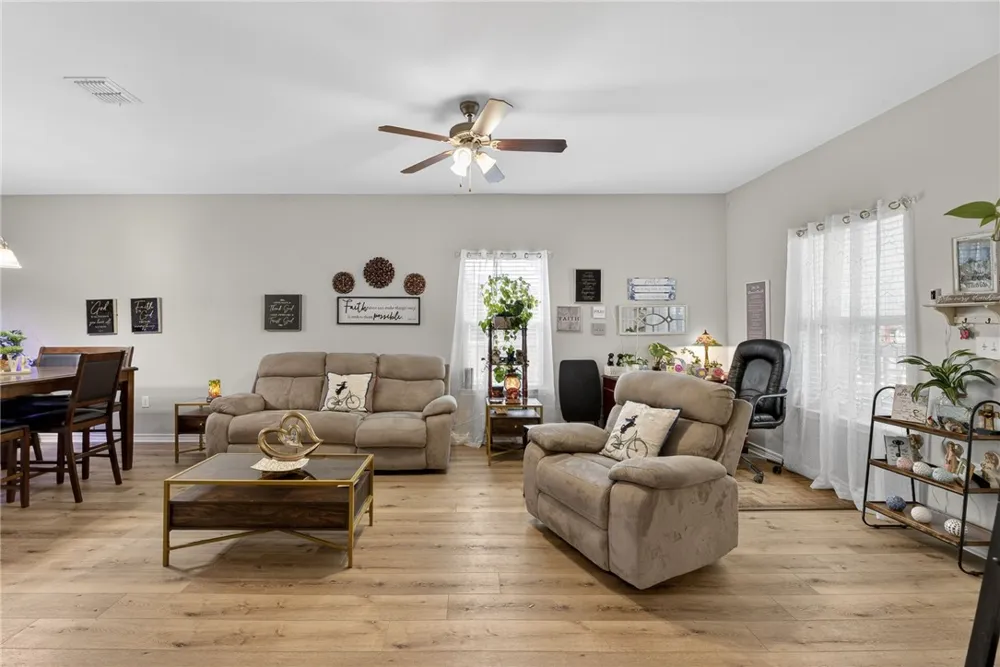 519 E Avenue F Robstown, TX 78380