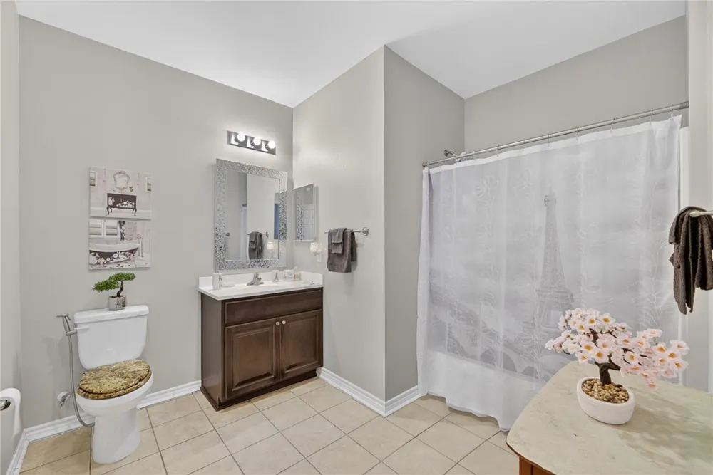 519 E Avenue F Robstown, TX 78380