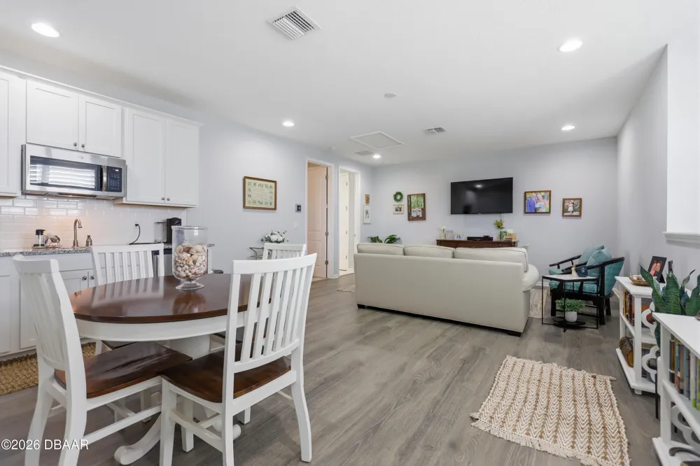 261 Old Moss Circle Deland, FL 32724