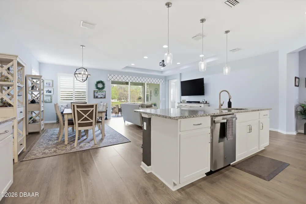 261 Old Moss Circle Deland, FL 32724