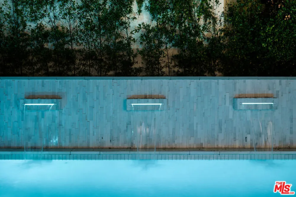 1124 Summit Drive Beverly Hills, CA 90210