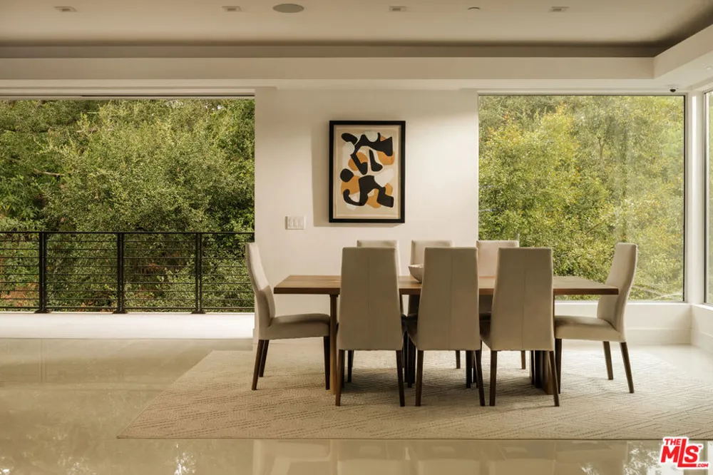 1124 Summit Drive Beverly Hills, CA 90210