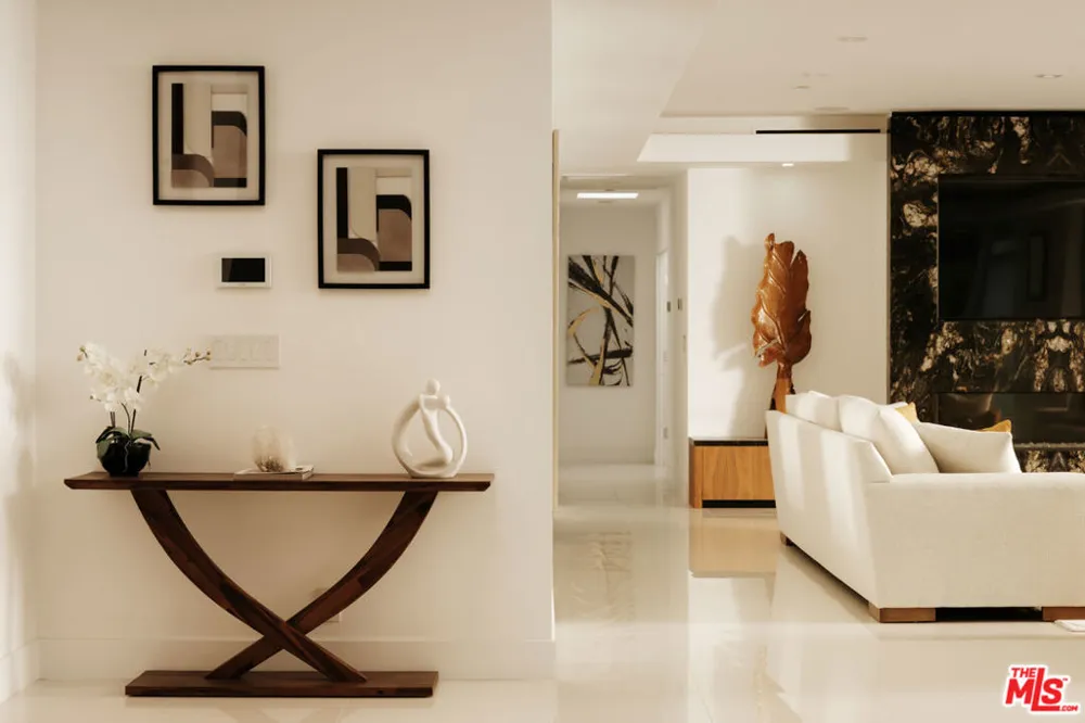 1124 Summit Drive Beverly Hills, CA 90210