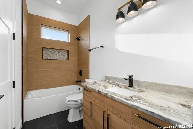 230 Cassiano San Antonio, TX 78204