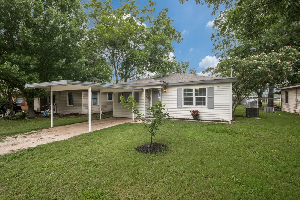717 Small Street Bowie, TX 76230