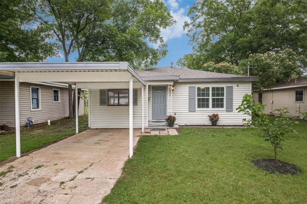 717 Small Street Bowie, TX 76230