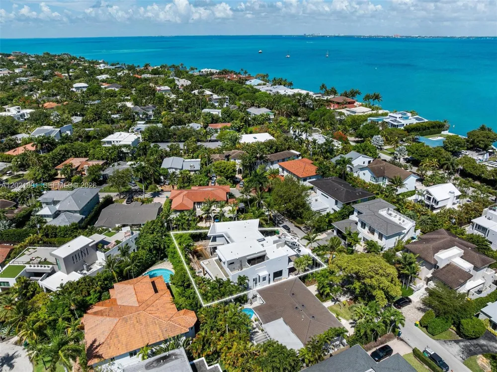238 Buttonwood Dr Key Biscayne, FL 33149