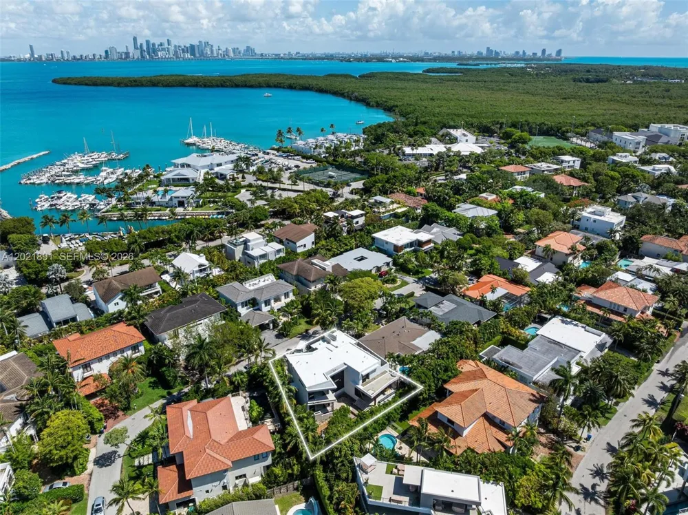 238 Buttonwood Dr Key Biscayne, FL 33149