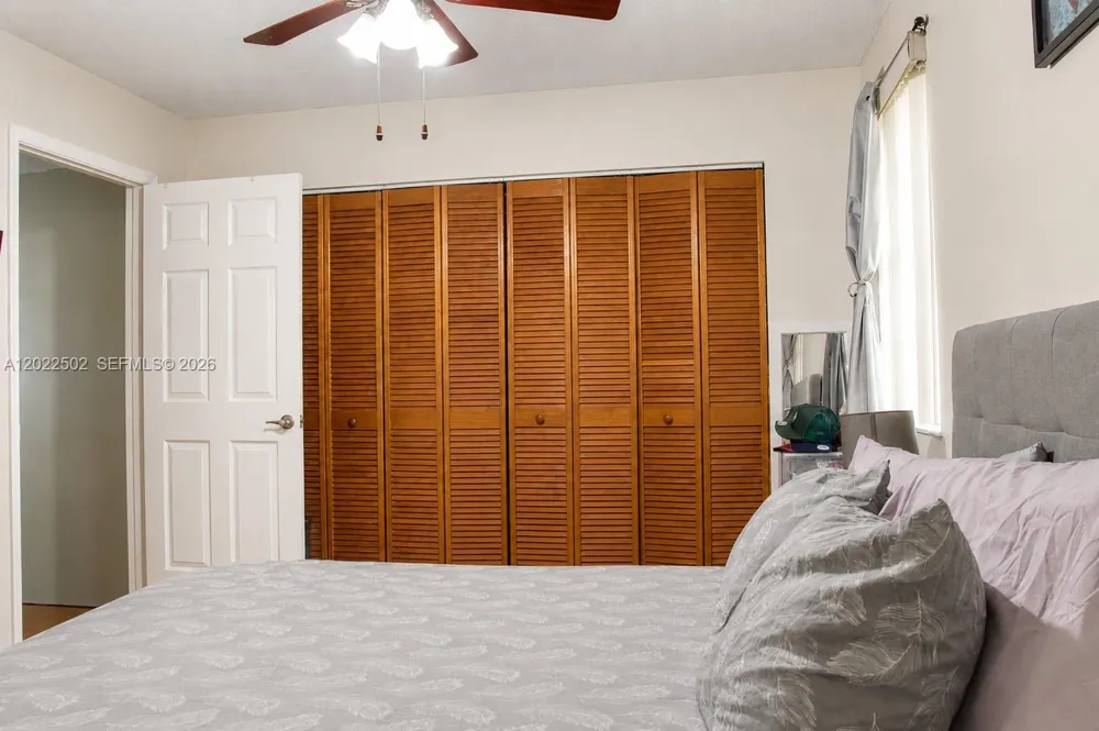 9880 Hammocks Blvd #101-43 Miami, FL 33196