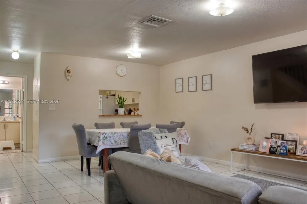 9880 Hammocks Blvd #101-43 Miami, FL 33196