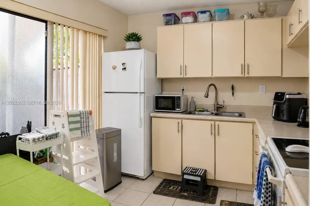 9880 Hammocks Blvd #101-43 Miami, FL 33196