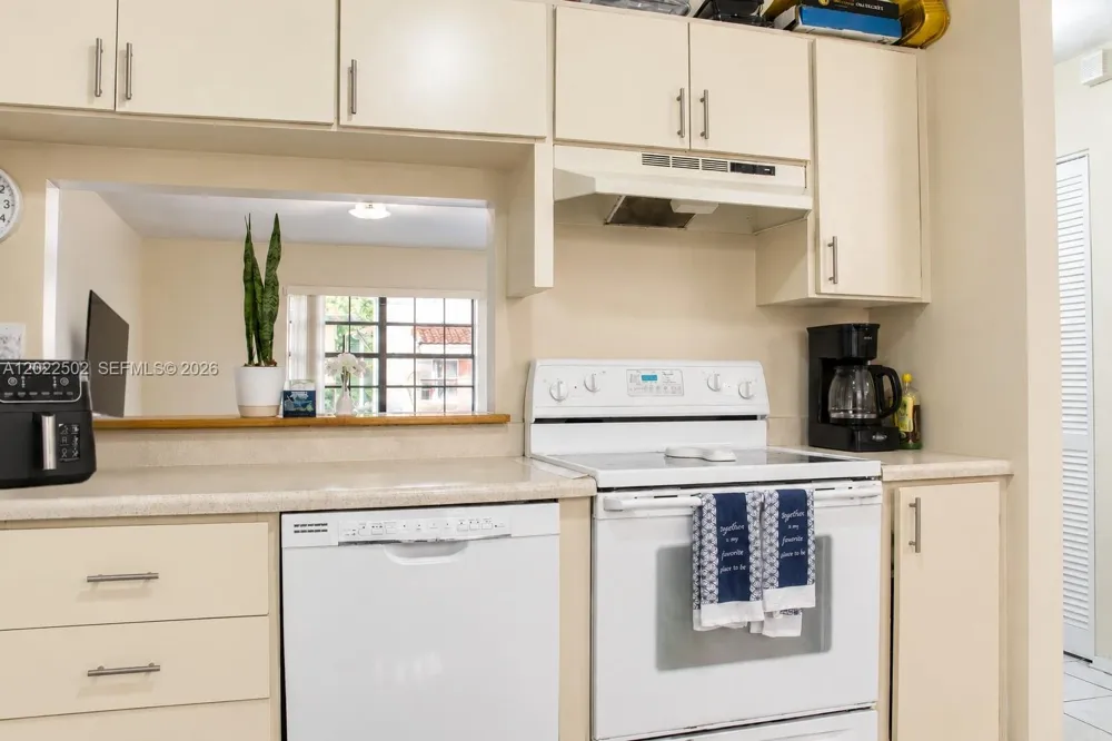 9880 Hammocks Blvd #101-43 Miami, FL 33196
