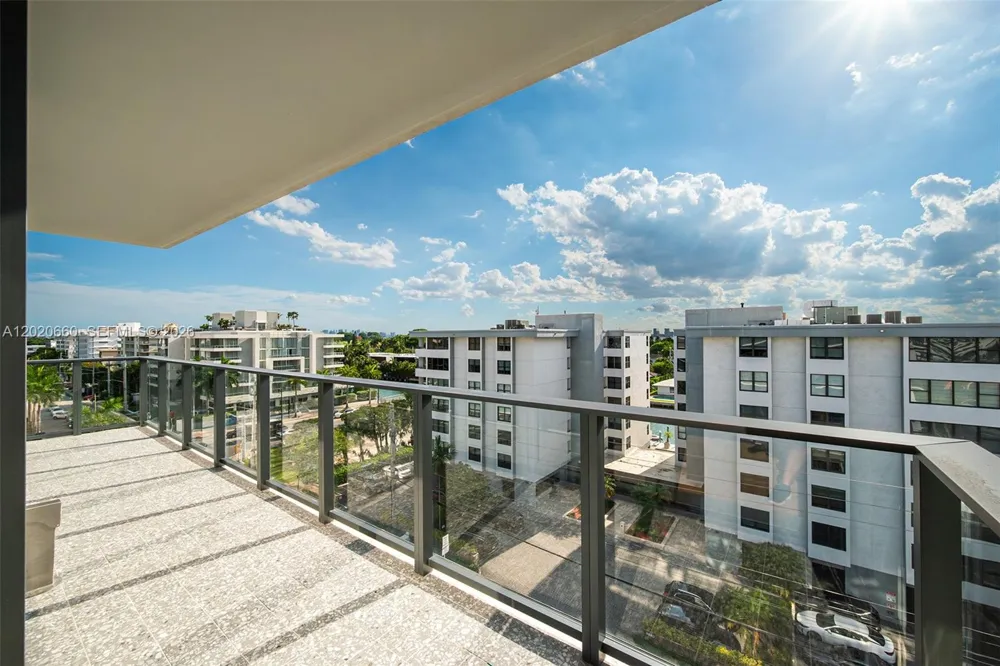 1176 97th St #704 Bay Harbor Islands, FL 33154
