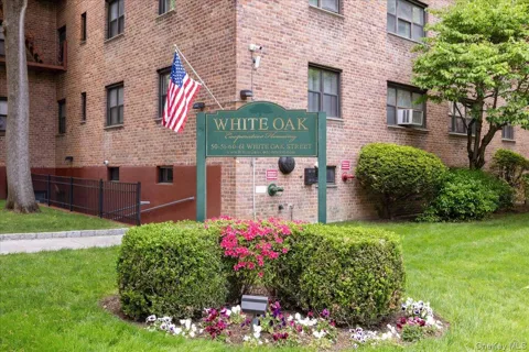 51 White Oak Street #4D
