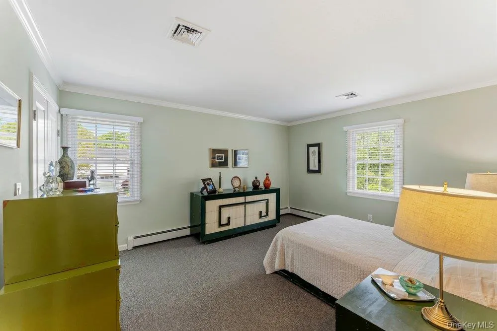 28 Satinwood Road Bayville, NY 11709