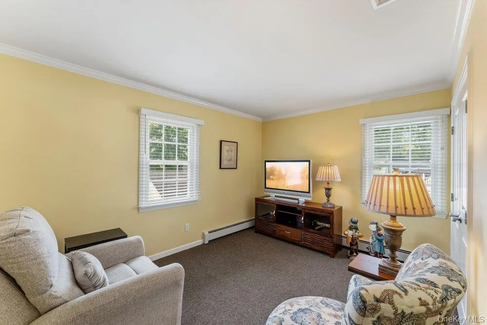 28 Satinwood Road Bayville, NY 11709