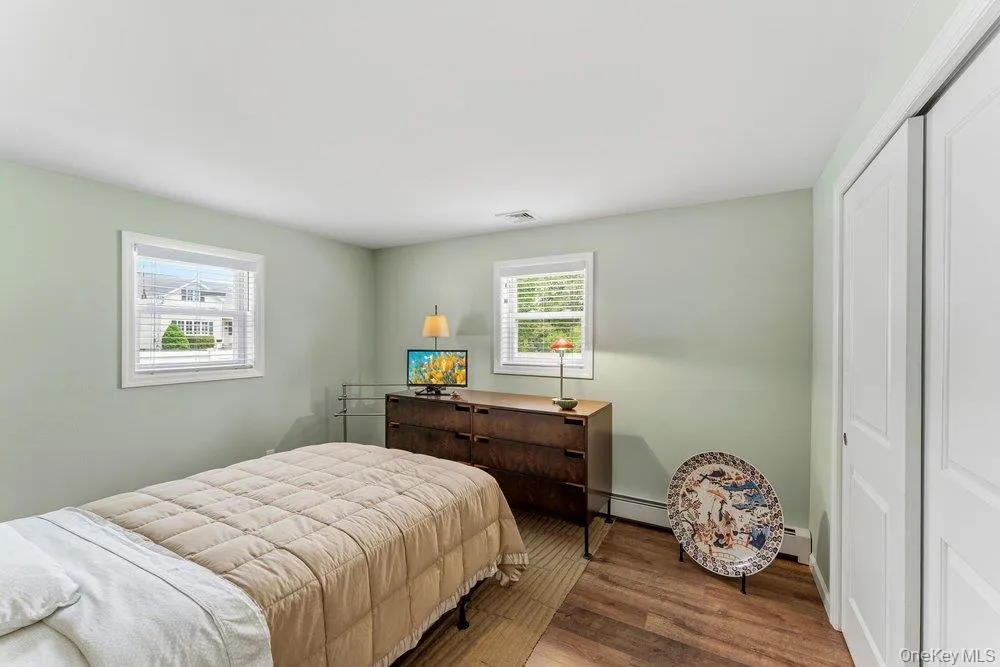 28 Satinwood Road Bayville, NY 11709