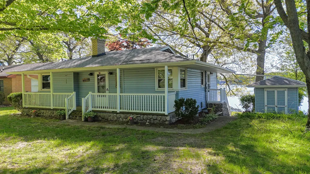 60779 W Oak Drive Decatur, MI 49045