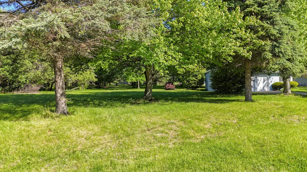60779 W Oak Drive Decatur, MI 49045