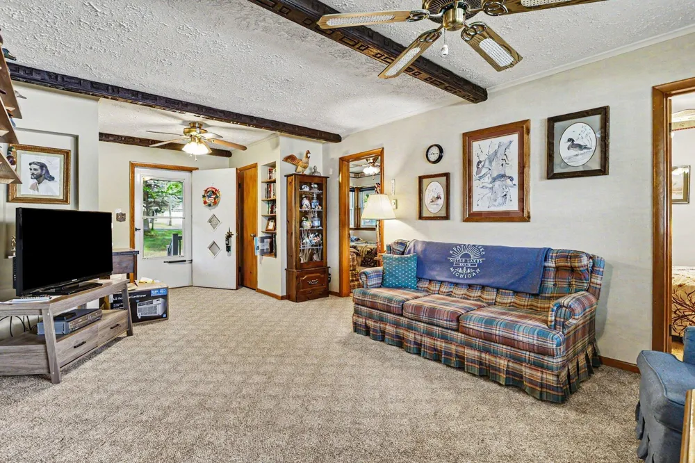 60779 W Oak Drive Decatur, MI 49045