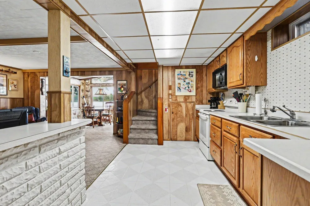 60779 W Oak Drive Decatur, MI 49045