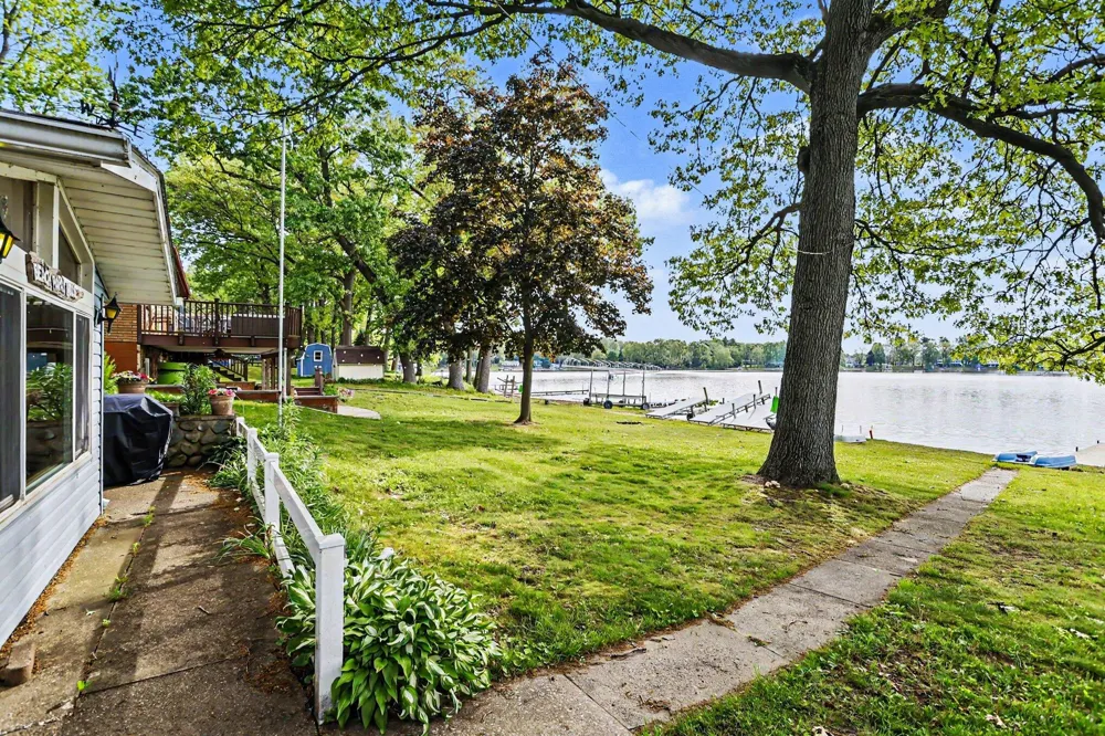 60779 W Oak Drive Decatur, MI 49045
