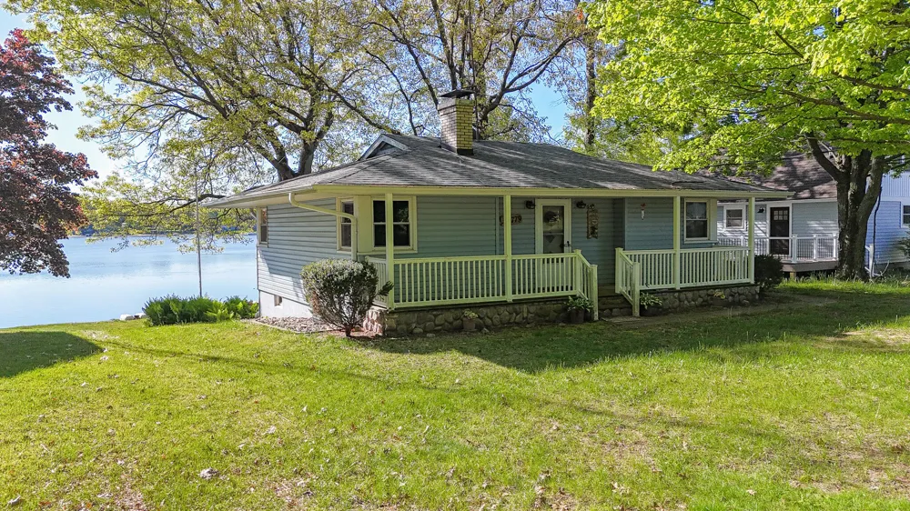 60779 W Oak Drive Decatur, MI 49045