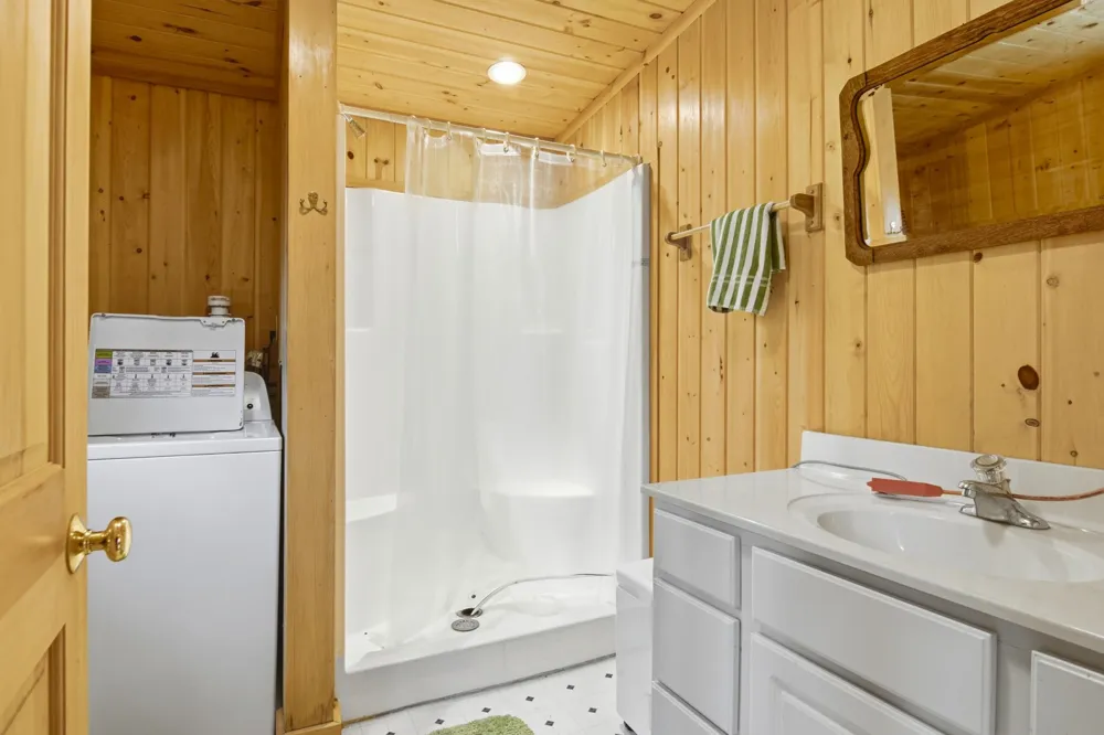406 Fortune Avenue Frankfort City, MI 49635