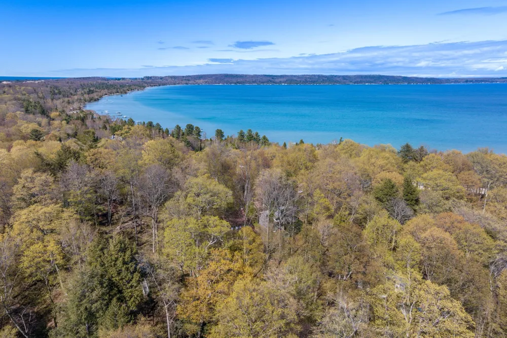 406 Fortune Avenue Frankfort City, MI 49635