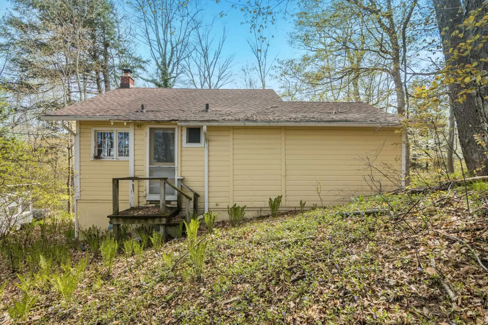406 Fortune Avenue Frankfort City, MI 49635