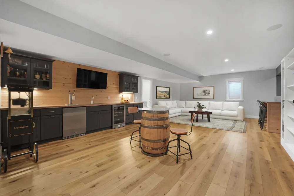 3992 Hidden Hills Court Peninsula Township, MI 49686